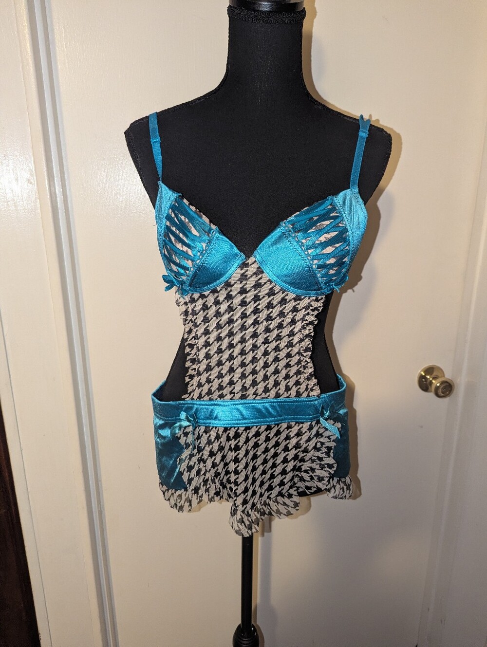 Alice In Wonderland Rave Wear - Picture 5 of 16